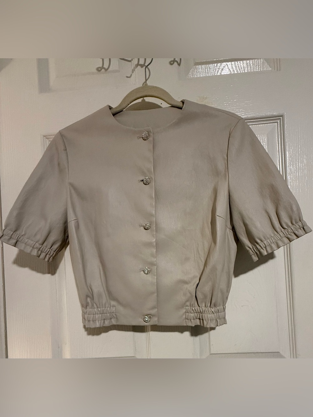 Susan Bender Light Beige leather short Sleeve Jacket with pearl Buttons size 6